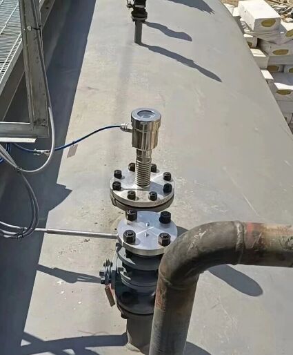 Wie misst der Radarradar die Schnittstellenhöhe unter Verwendung der Differenz in der dielektrischen Konstante?