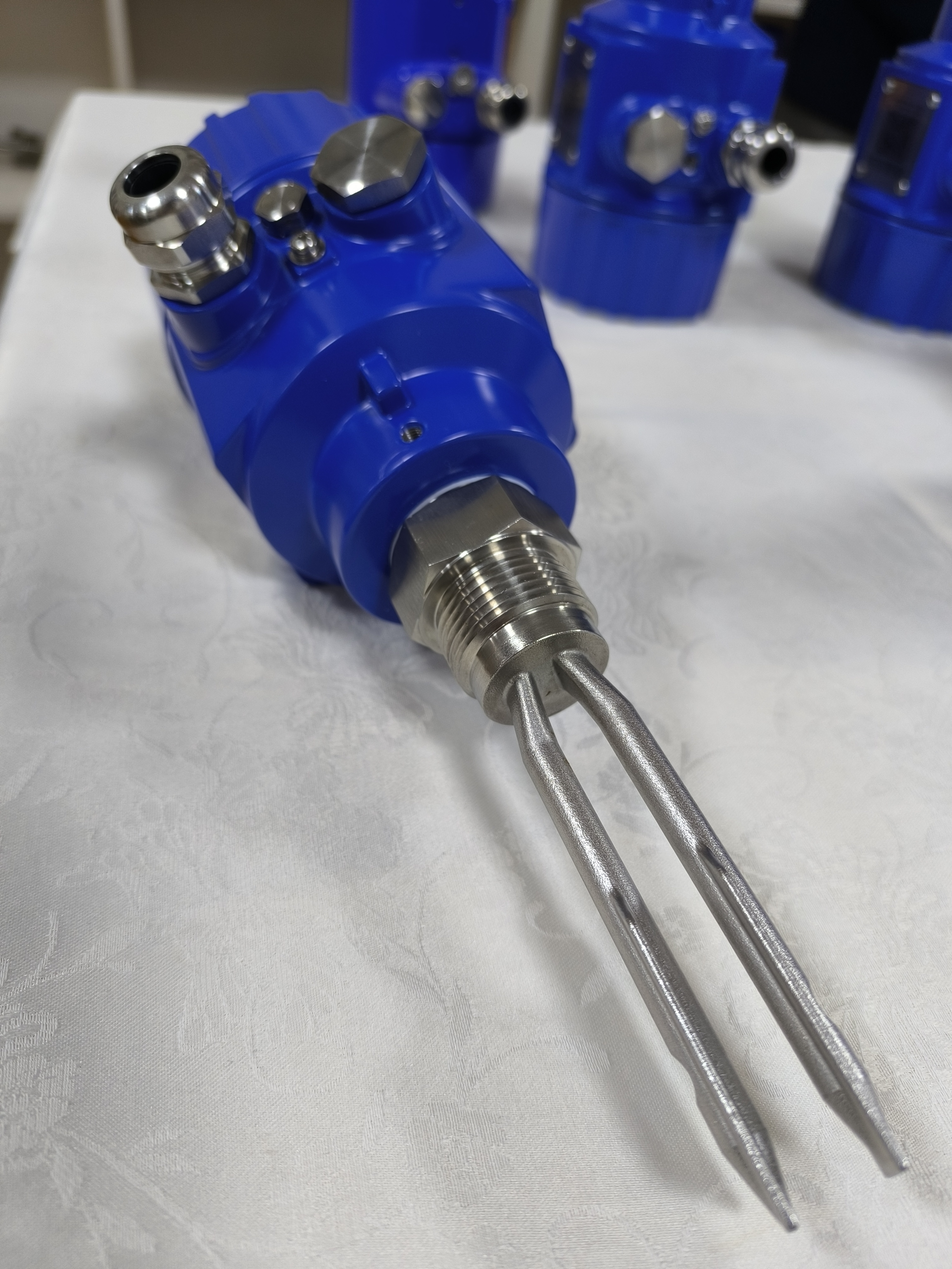 Jüngste Firmenfälle über Wie funktioniert ein Tuning-Fork-Level-Switch?-100 Fragen zu Tuning-Fork-Level-Switches