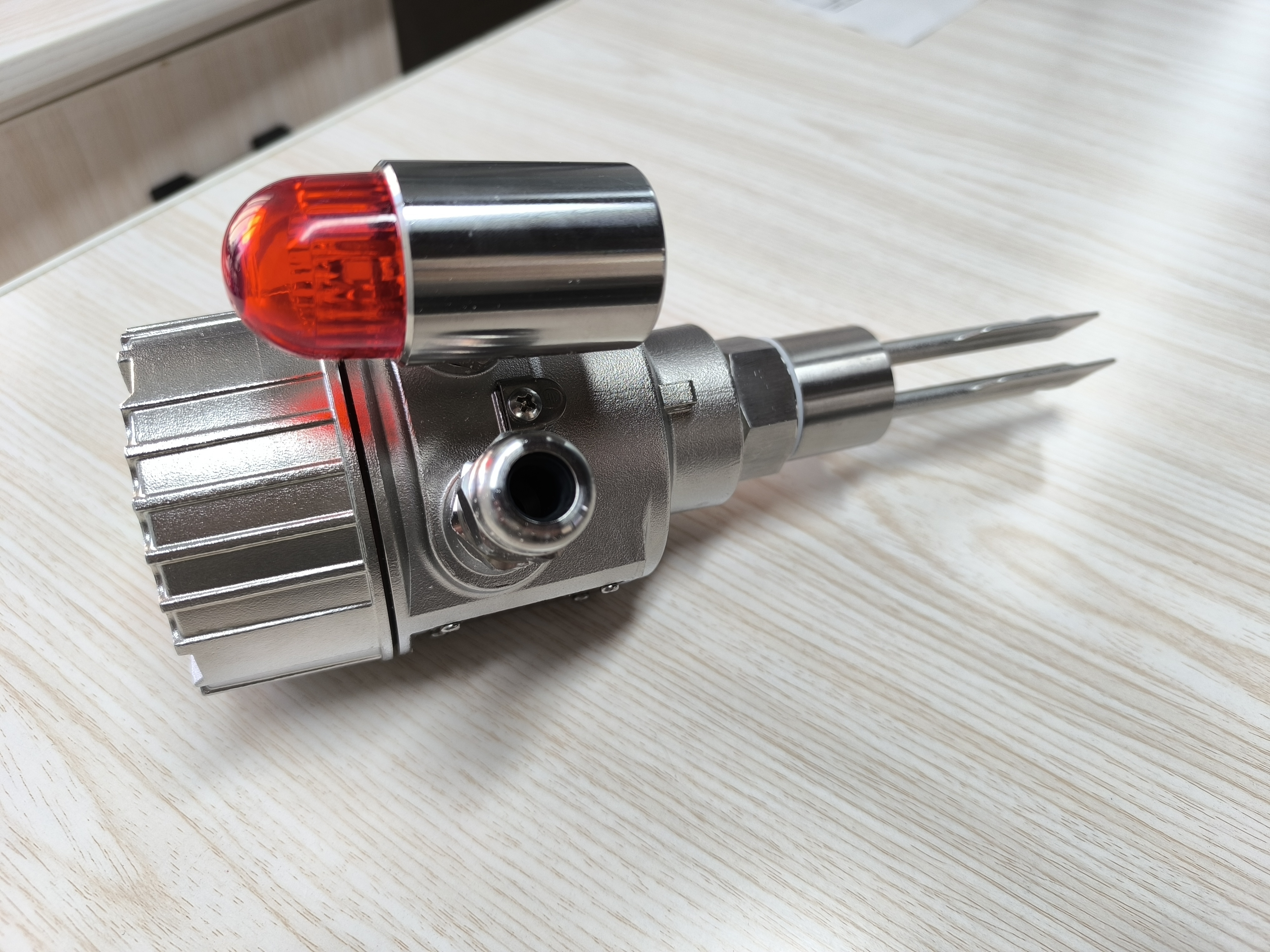 Jüngste Firmenfälle über Why Use a Tuning Fork Level Switch?-100 Questions About Tuning Fork Level Switches